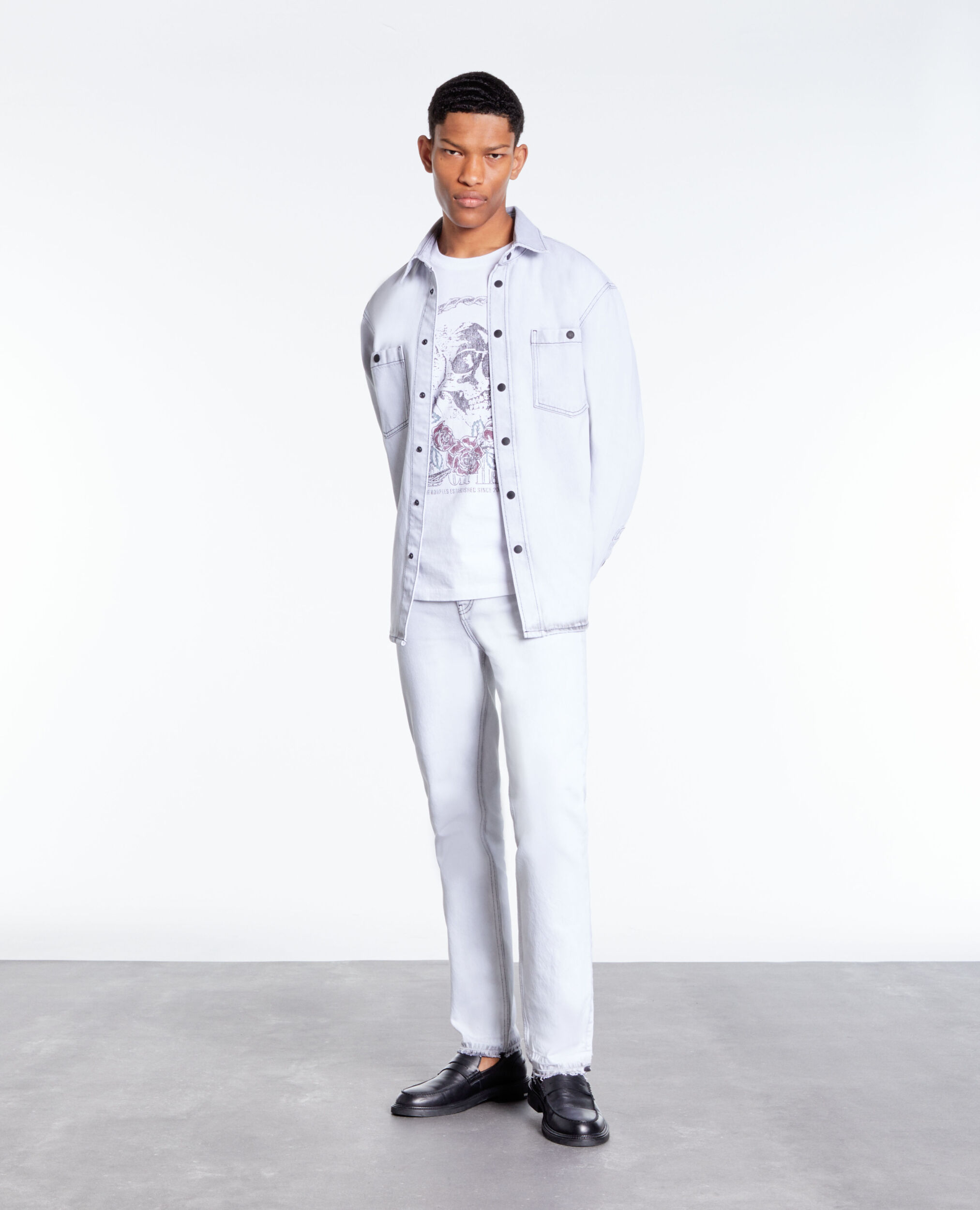 Chemise blanche en denim décoloré