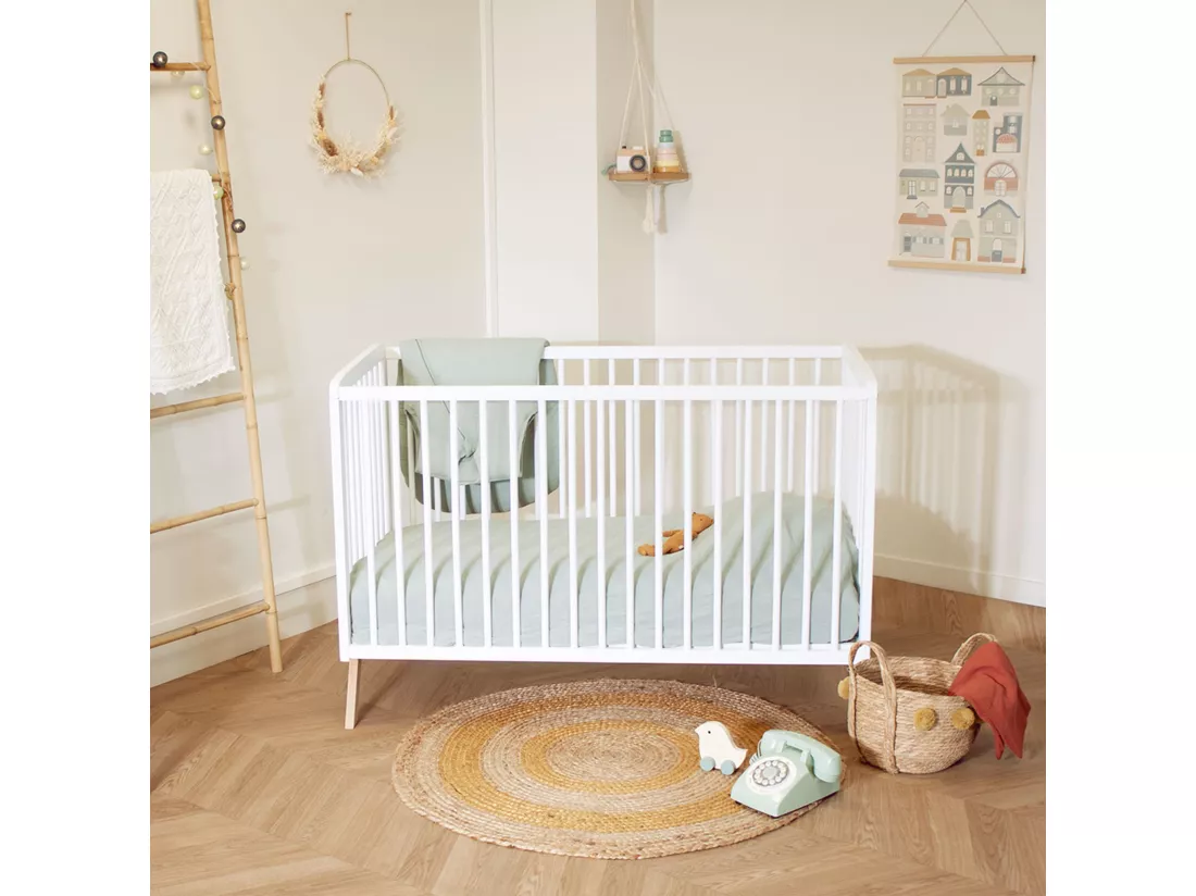 Lit bébé en bois massif blanc avec sommier réglable en hauteur 60x120