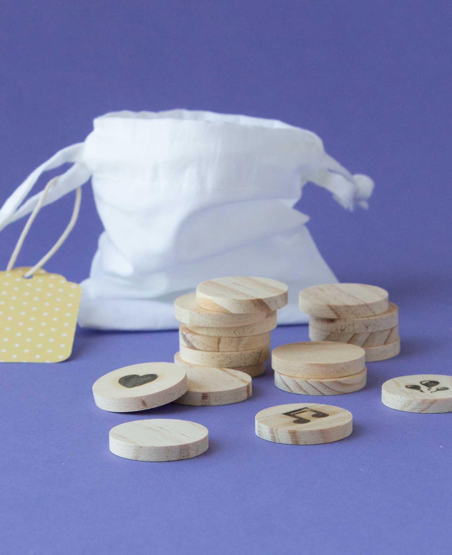 (4er Set) Kieferholz Holzscheiben für DIY / Dekorieren - Braun