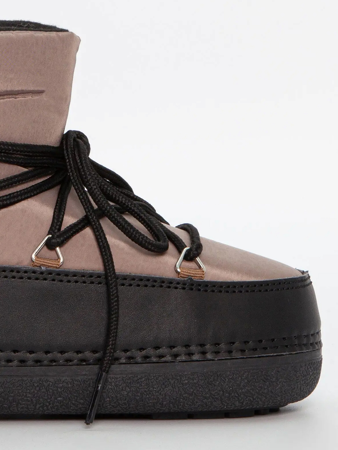 Duffy Pavia ultra low MoonBoots