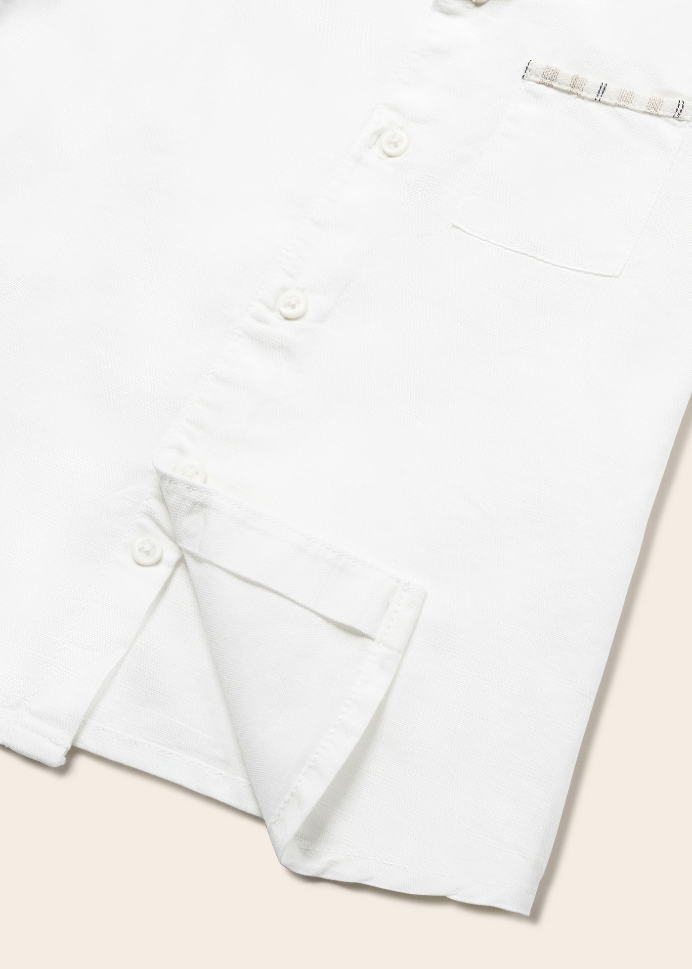 Conjunto de duas peças de bermuda e camisa de linho para bebê