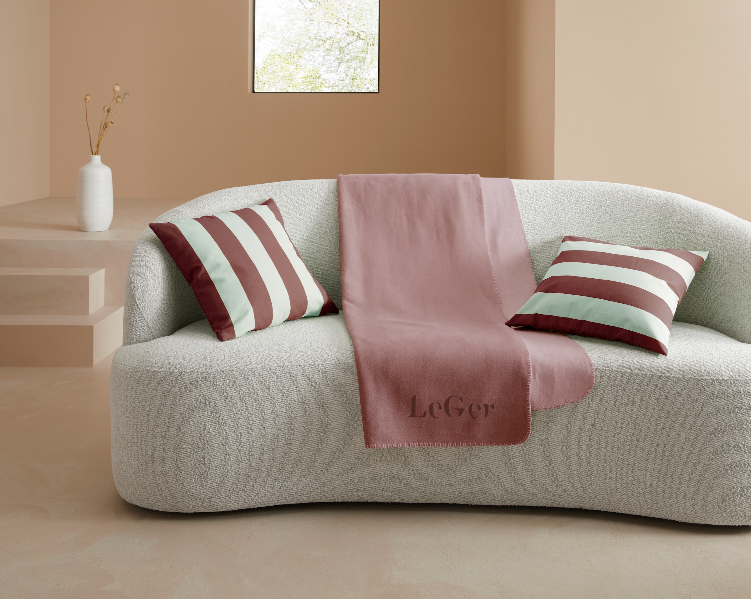 LeGer Home by Lena Gercke Wohndecke »Anisa« mit modernem Schriftzug, Kuscheldecke