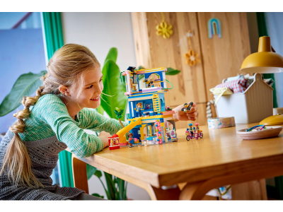 LEGO Heartlake City clubhuis (42689)