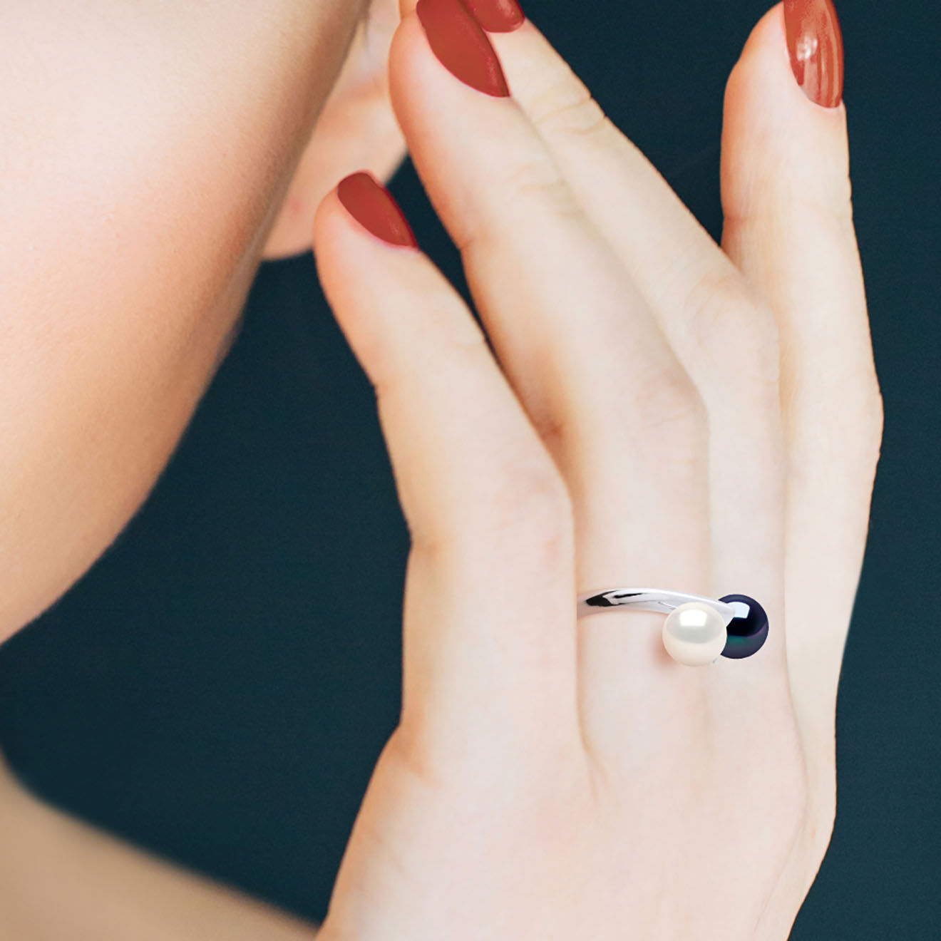 Mitzuko Bague Toi & Moi Argent et Perles d'Eau Douce rondes blanc/noir