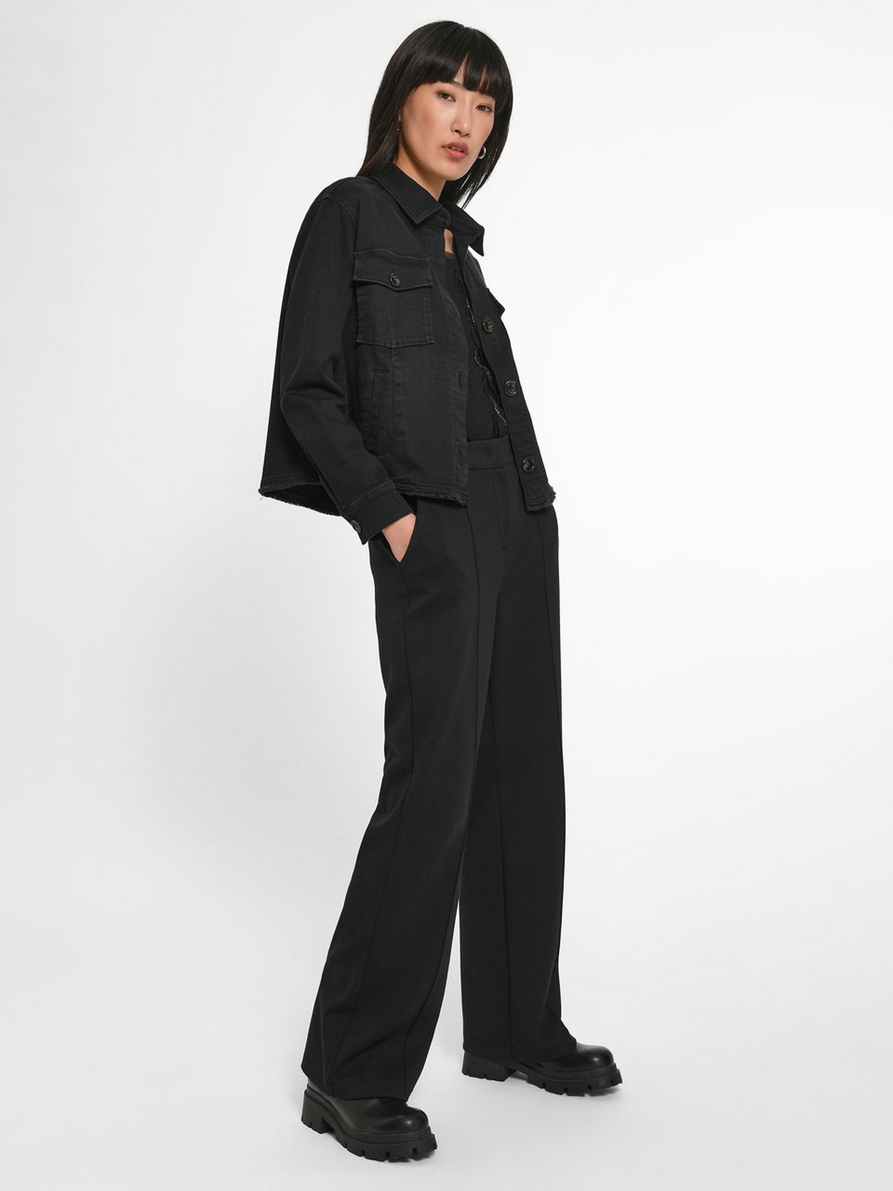 Kurze Jeansjacke mit überschnittenen Schultern