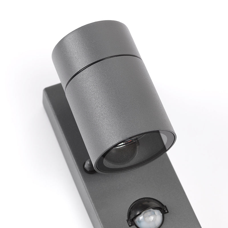 QAZQA Buitenwandlamp antraciet IP44 met bewegingssensor - Solo