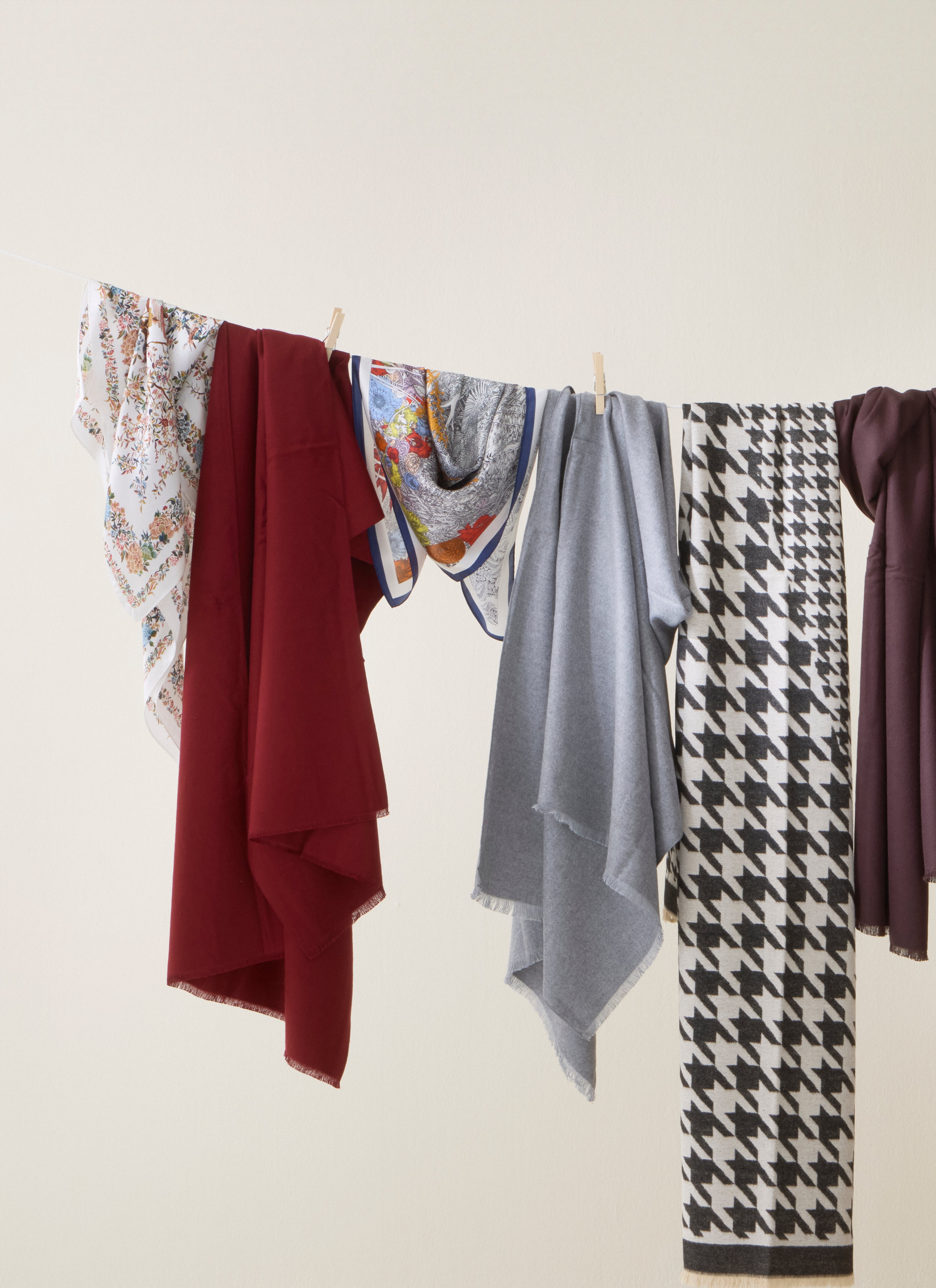 Bahne Accessories  Silketørklæde, Ara - 50x50 cm.