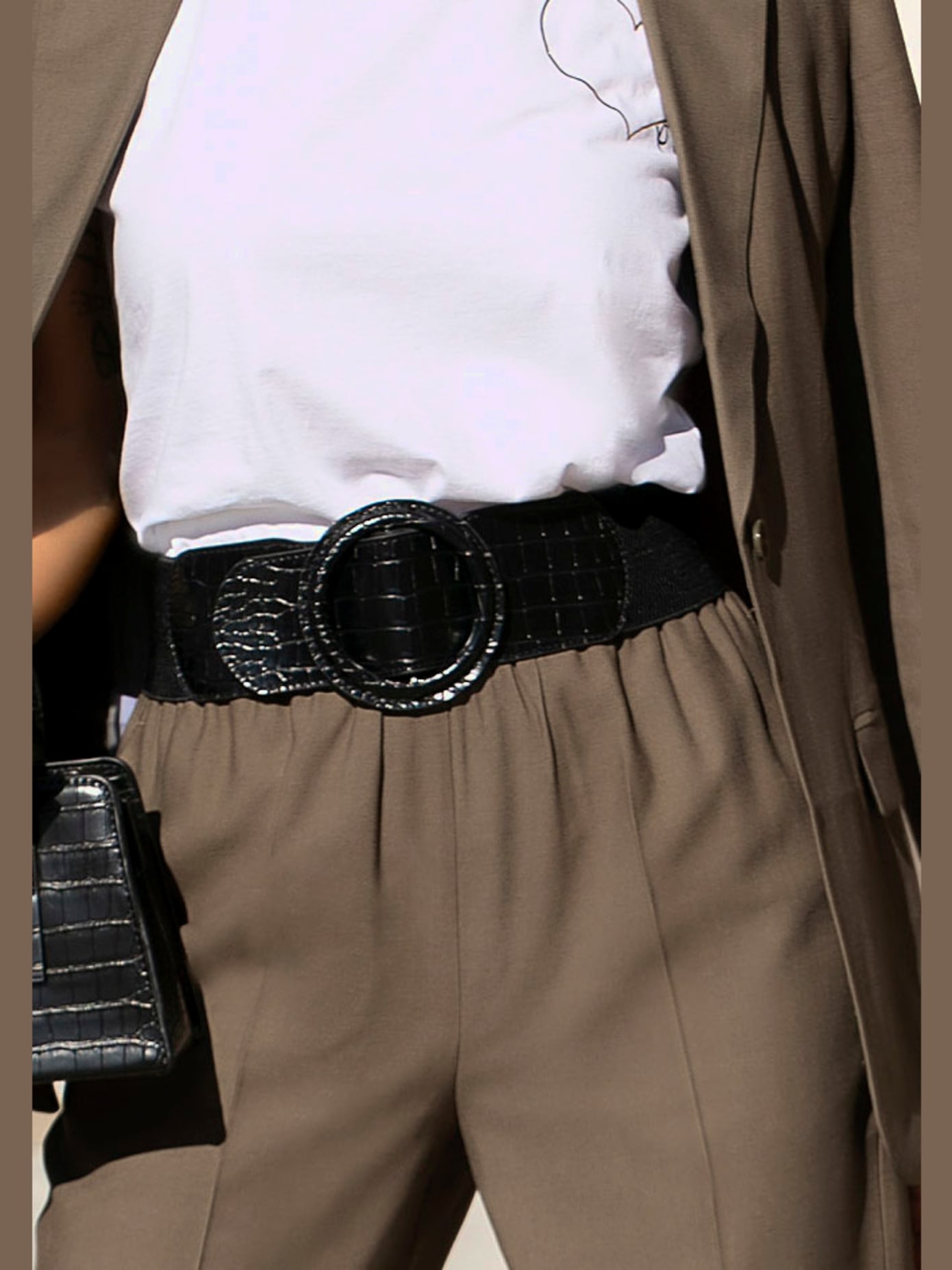 Ceinture imitation croco avec fermoir en anneau ton sur ton