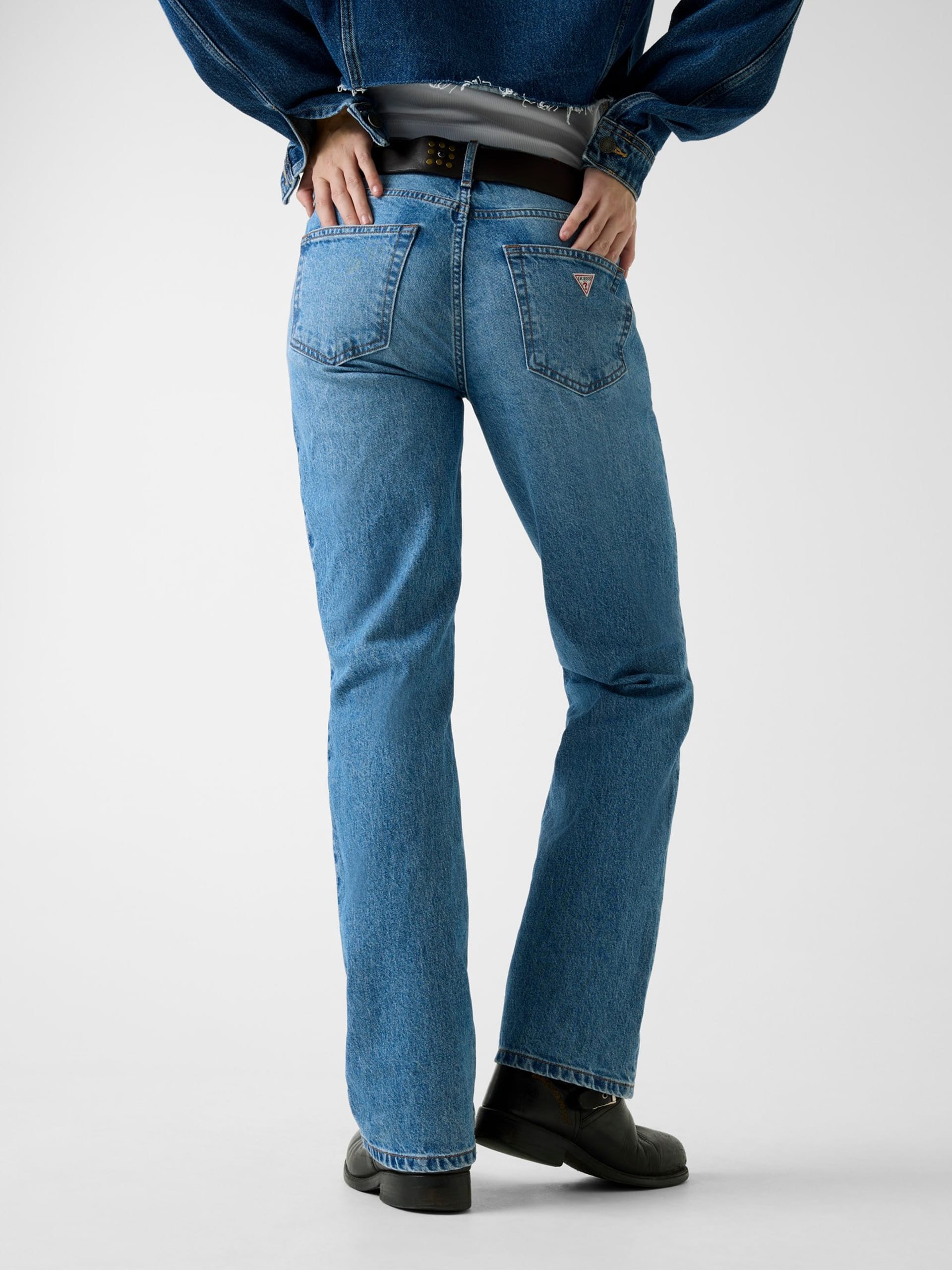 Calça jeans reta de cintura média G08