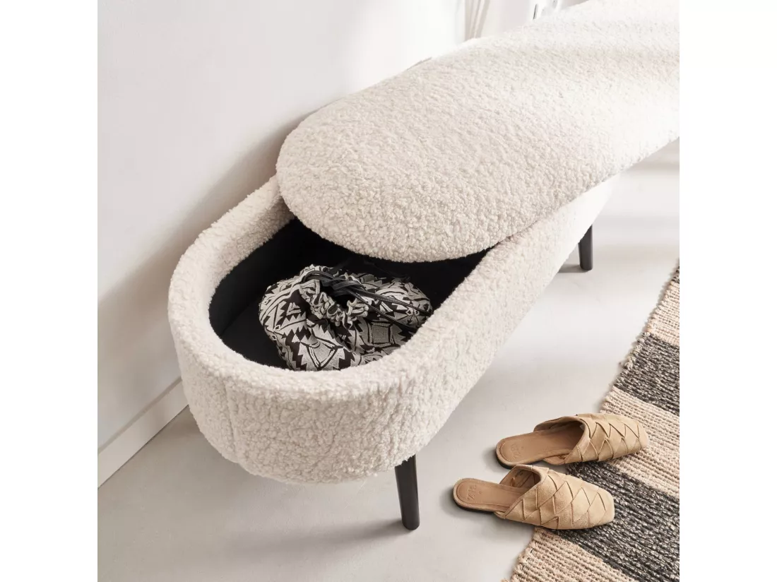 Banc coffre. bout de lit avec revêtement bouclette. écru. pieds en bois noir. L 112 x 44 x 50cm