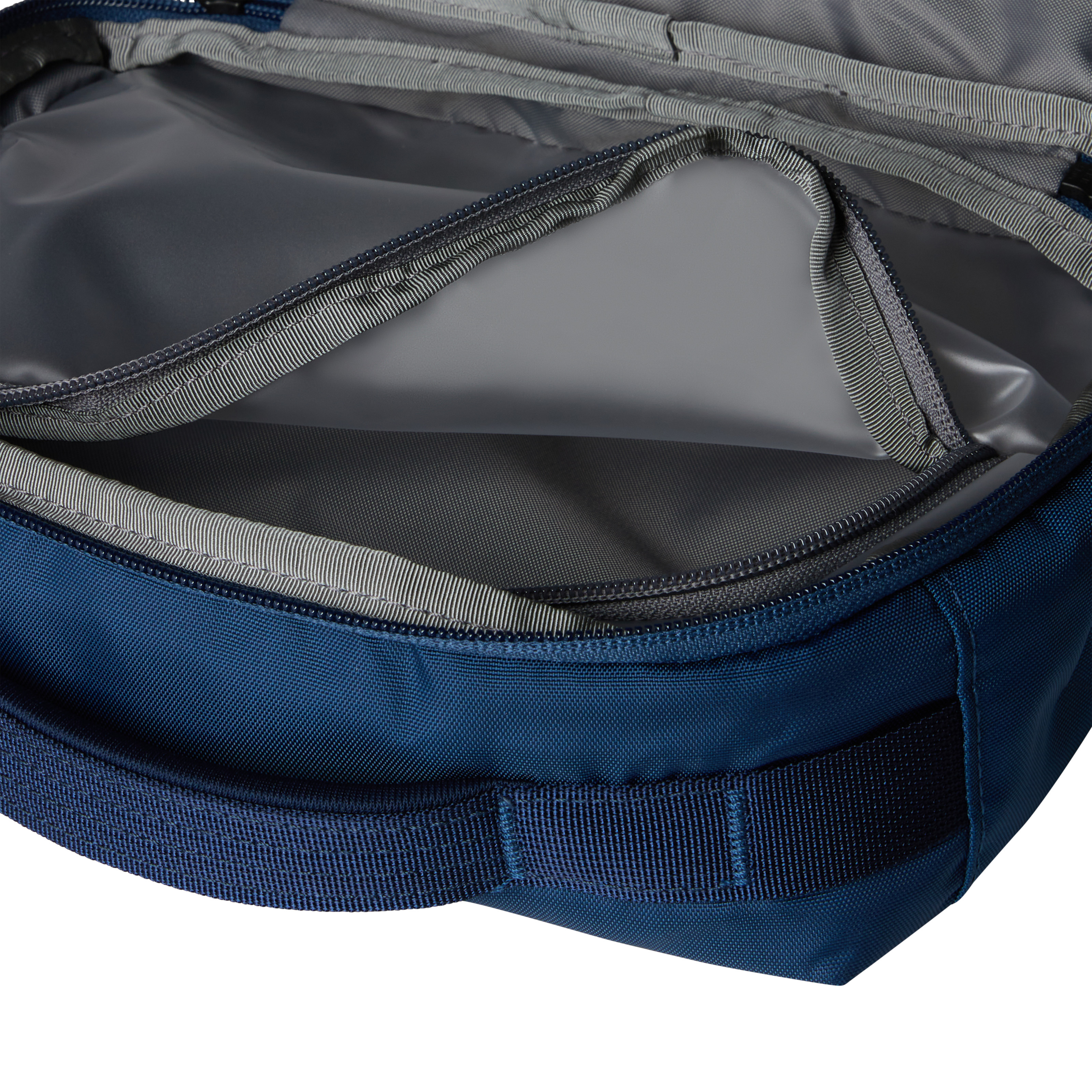 Base Camp Voyager Toiletry Kit