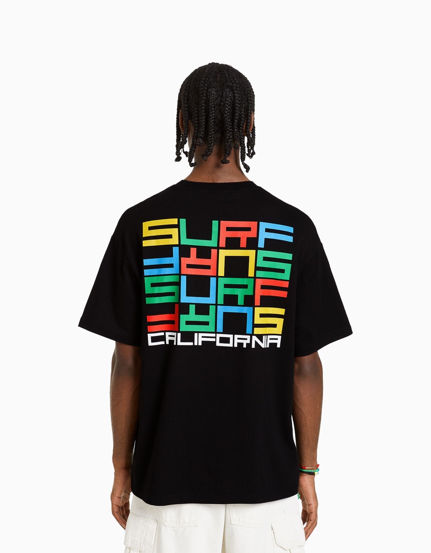 Camiseta de manga curta com estampa e modelagem quadrada