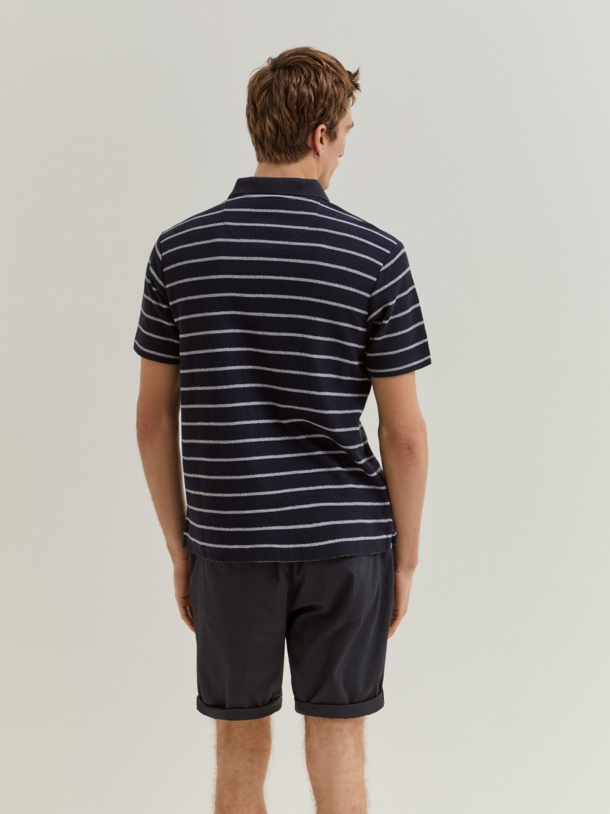 Polo camisa às riscas de manga curta