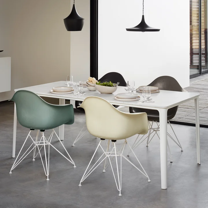 Vitra - Eames Fiberglass Armchair DAR, basic dark / Eames sea foam green (Filzgleiter basic dark)