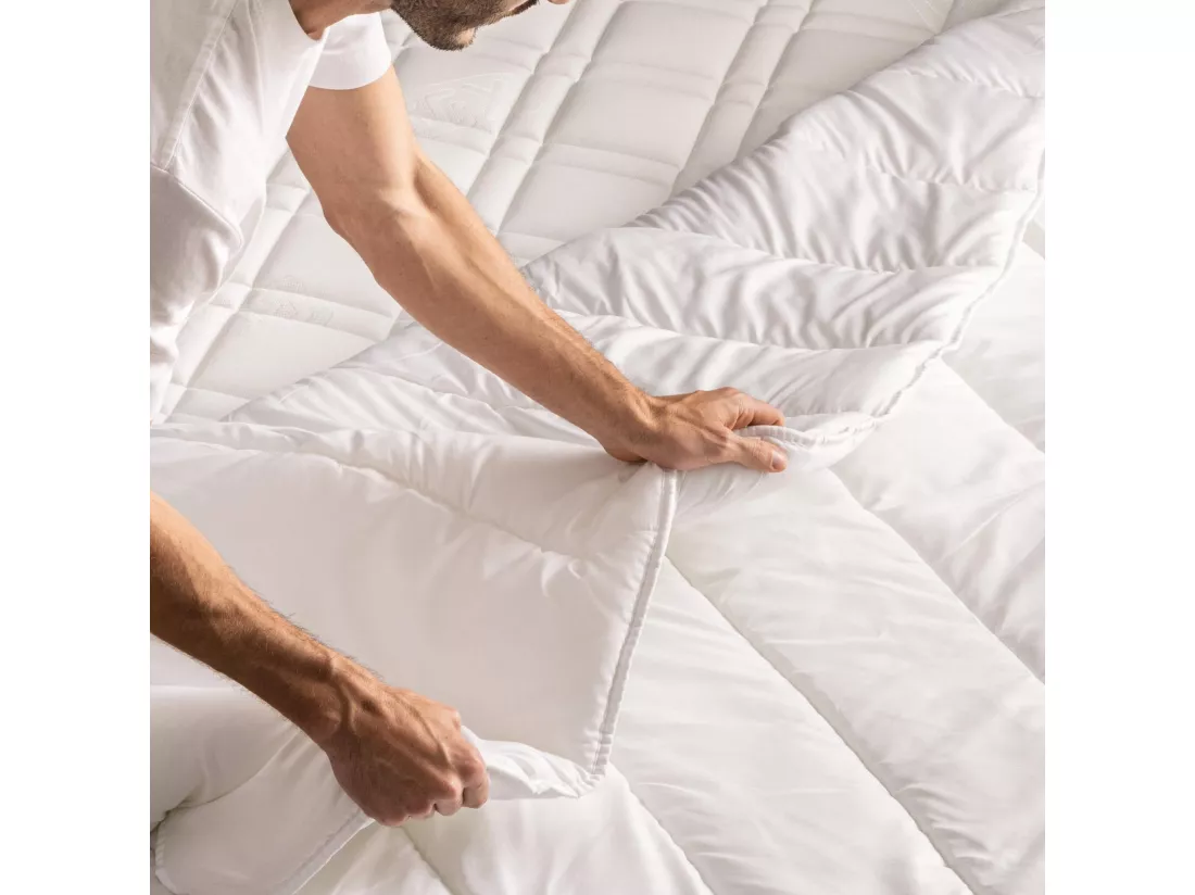 Couette Bultex hypoallergénique tempérée 300g 140x200