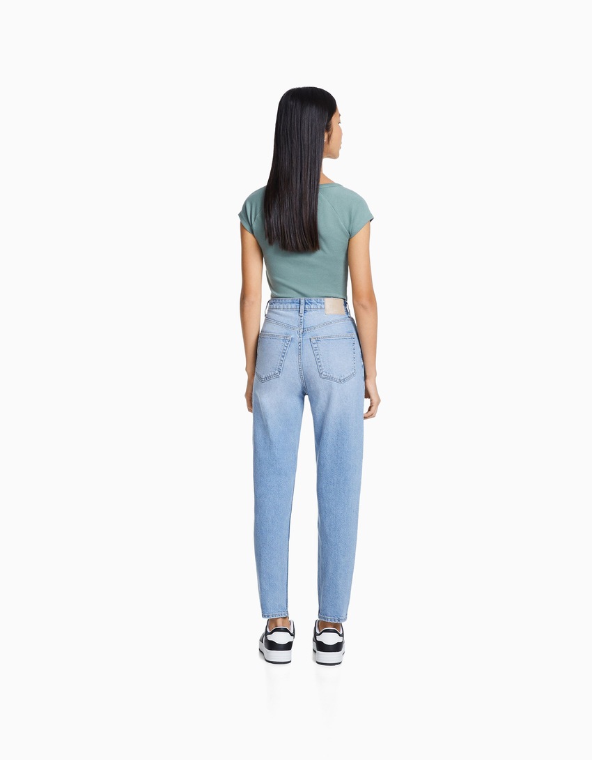 calças jeans confortáveis de mãe