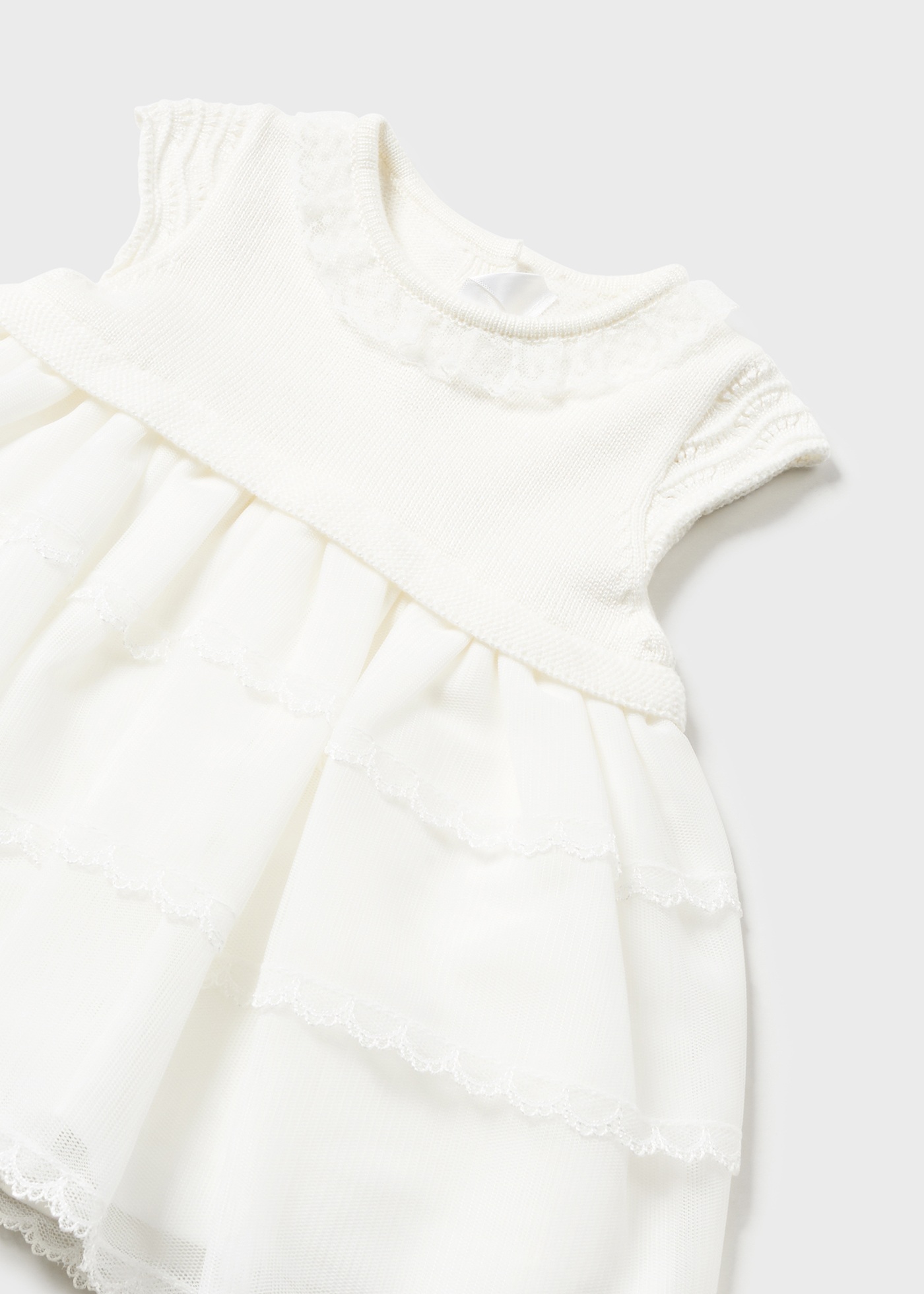Conjunto Nata com vestido e capa de fralda para recém-nascido