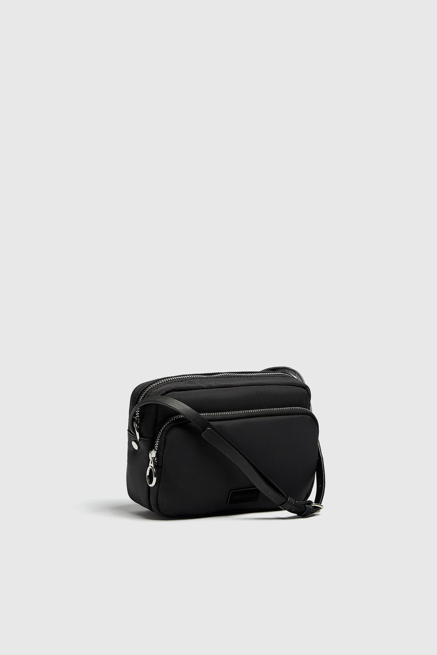 Bolsa transversal com zíper duplo - preta