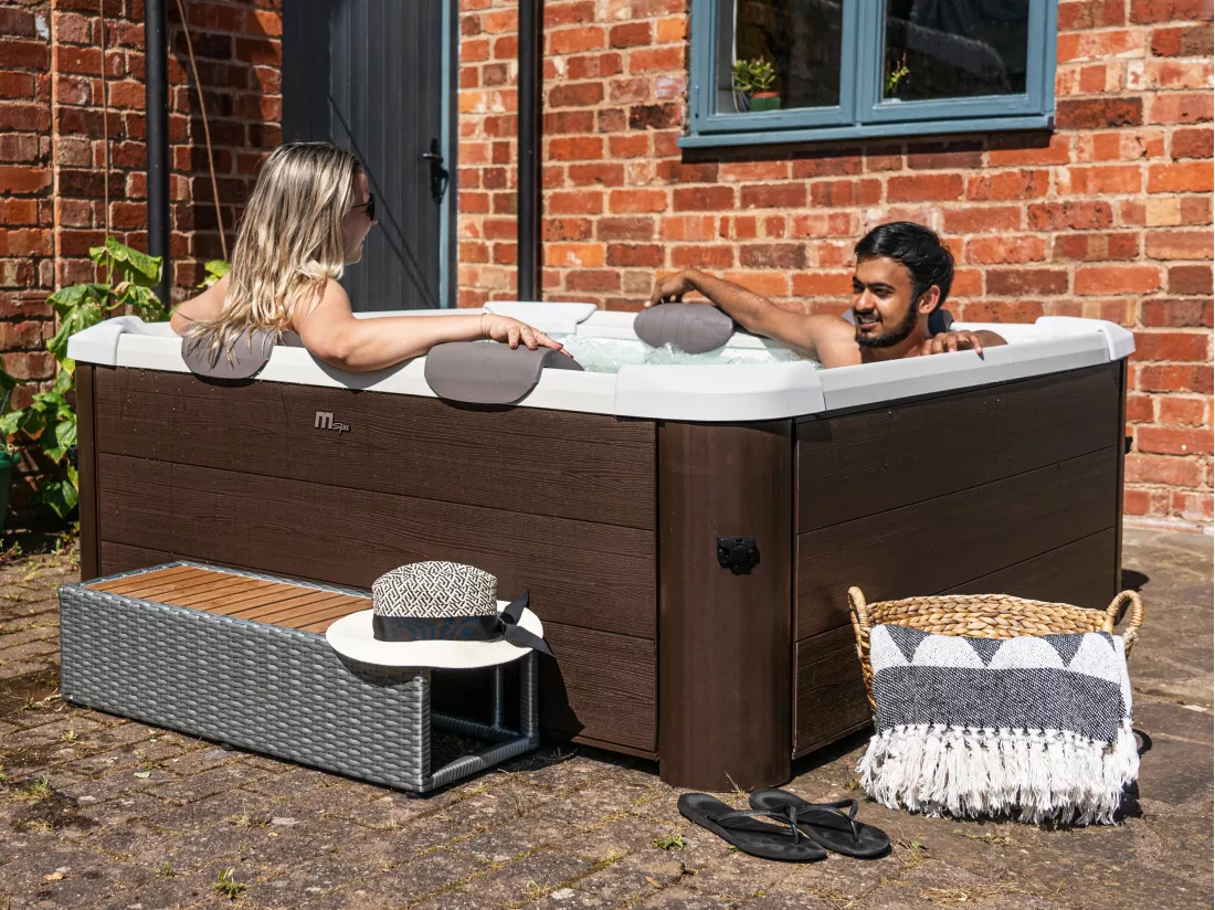 Spa semi-rigide MSpa 6 places marron avec accessoires - 120 jets - L160 x l160 x H65 cm - MAKEMO