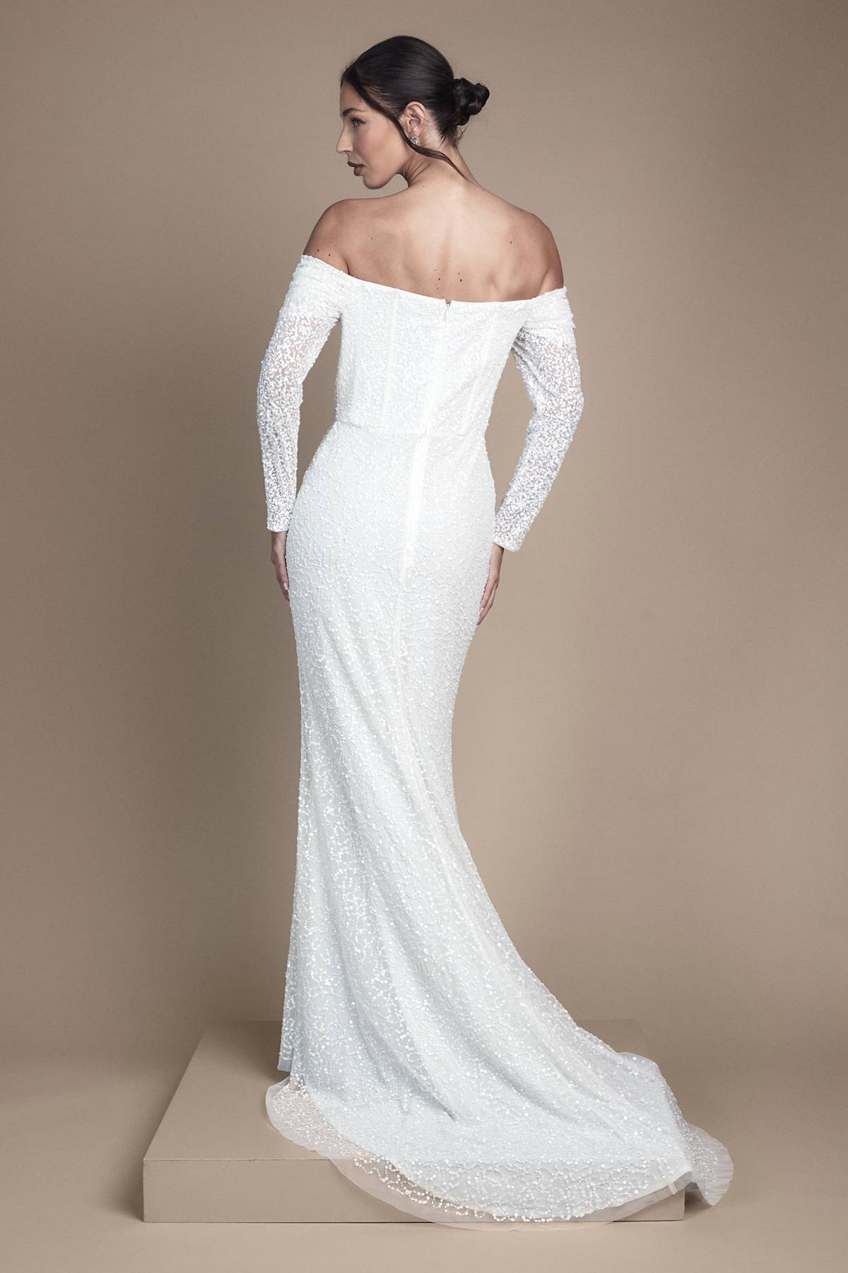 Coast Robe de Mariée Maxi Coast Honoured à Sequins Drapée Bardot Manches Longues
