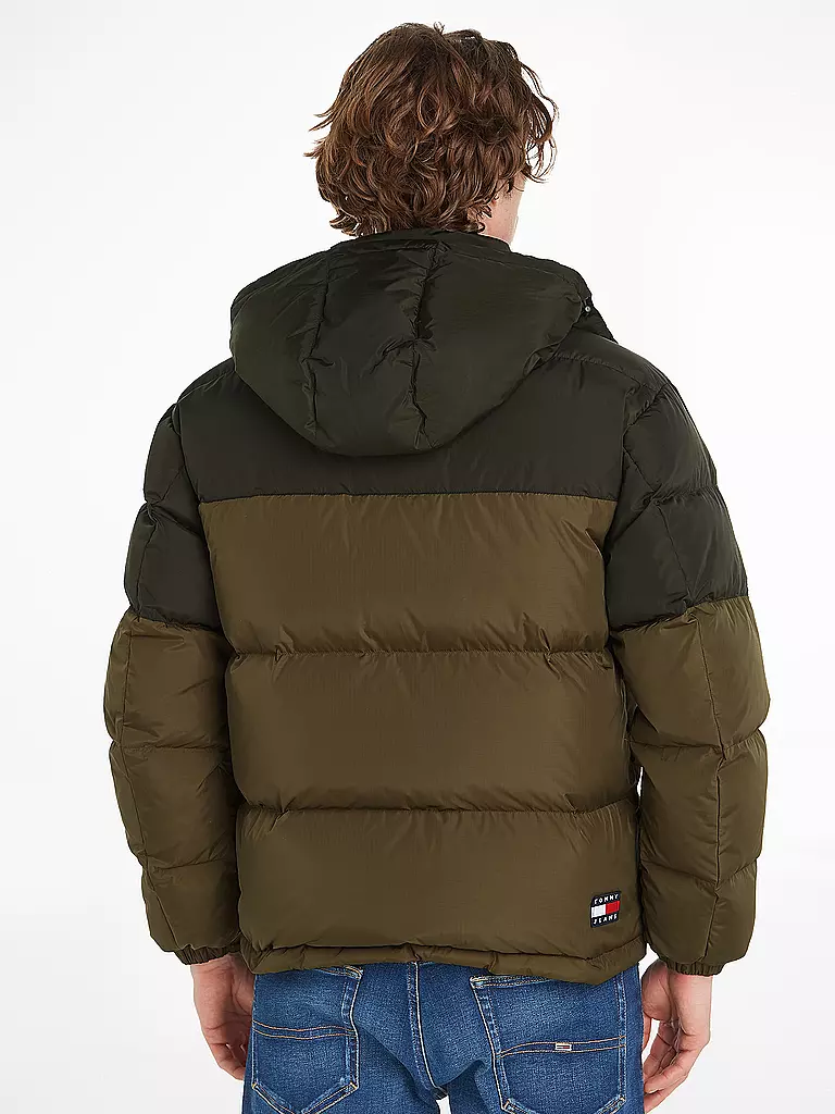 TOMMY JEANS Steppjacke olive