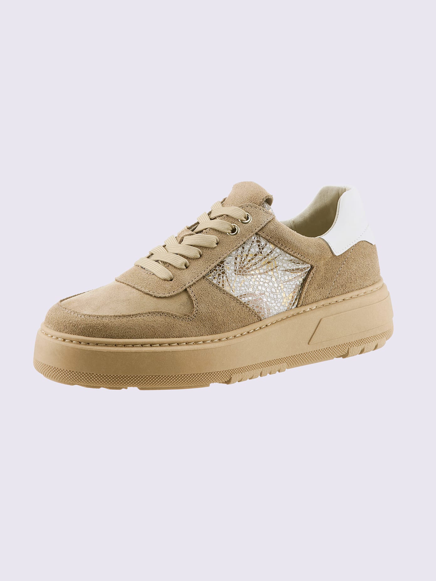 Baskets cuir velours de vache.
