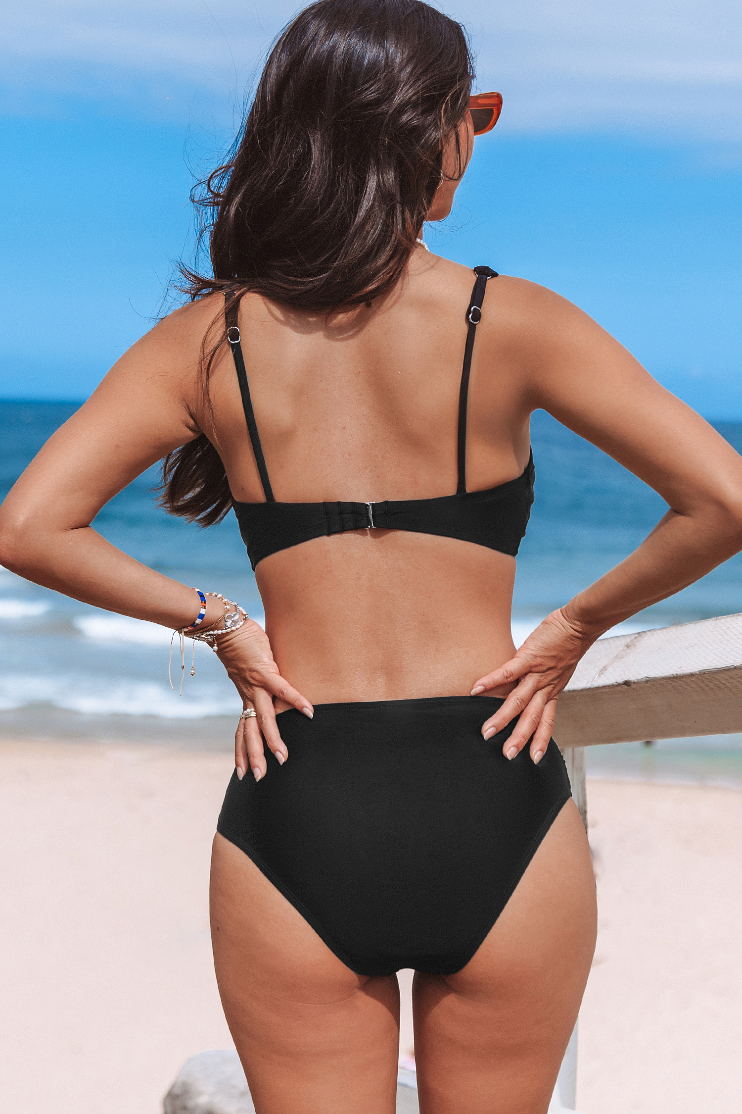 Bikini tressé et bas effronté noir