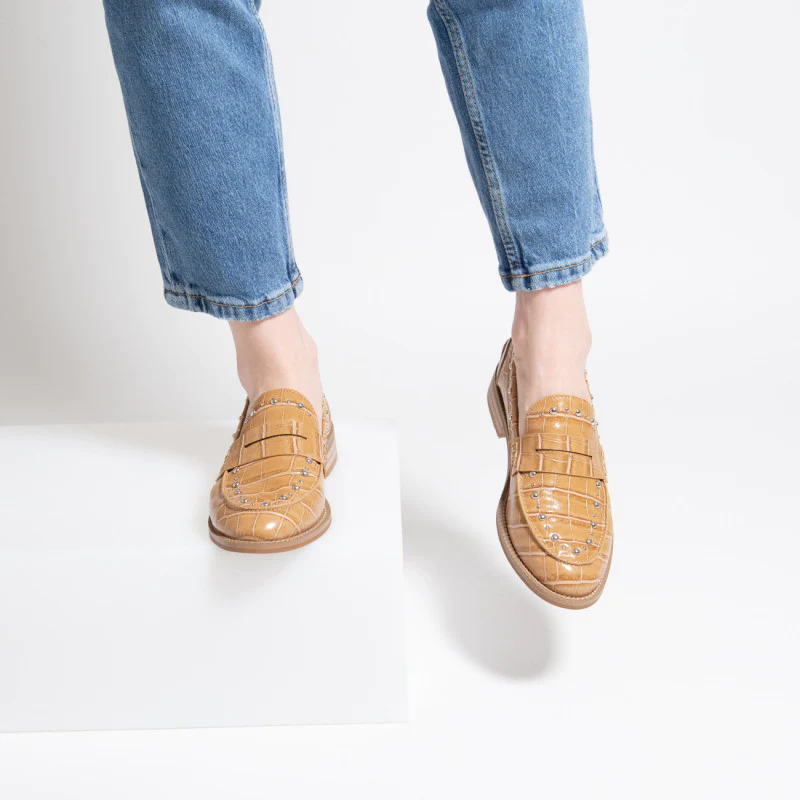 Mocassins, Derbies, Ballerines-Mocassins Nadège camel effet croco à clous