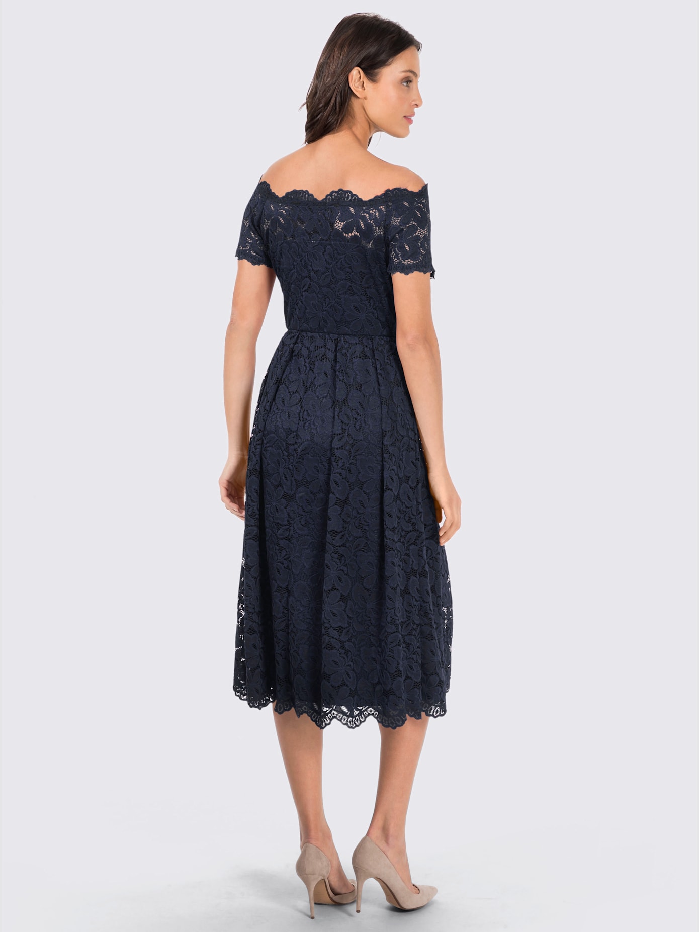 Robe en dentelle qualité tissée