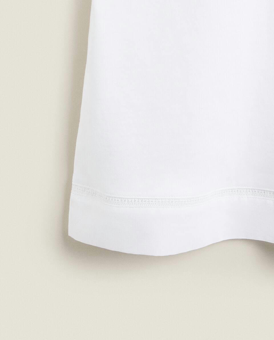 BLUSA COM DETALHES EM RENDA