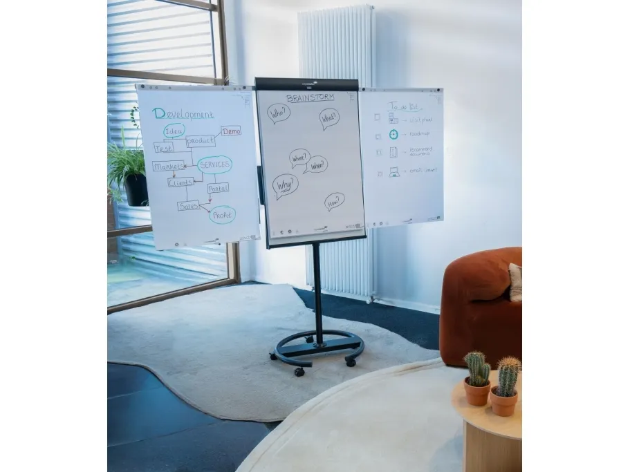 Legamaster SKETCH PRO mobile flipchart magnetisk- Round Base med 5 låsbare hjul giver stabilitet og mobilitet, pakken indeholder et start kit ( 1x flipover blok kvadreret, 2x edding ecoline flipchart penne, penneholderr i fuld længde samt 2 forlænge
