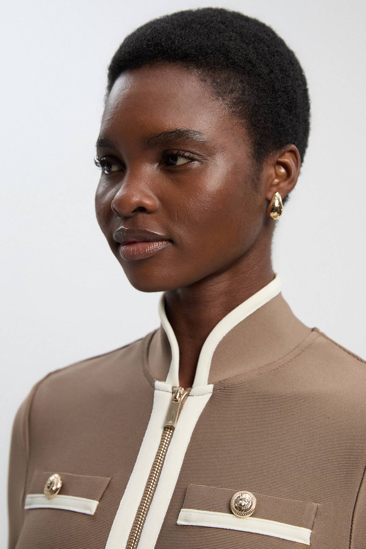 KarenMillen Robe Mini Militaire Moulante en Maille Bandage avec Détail de Passepoil