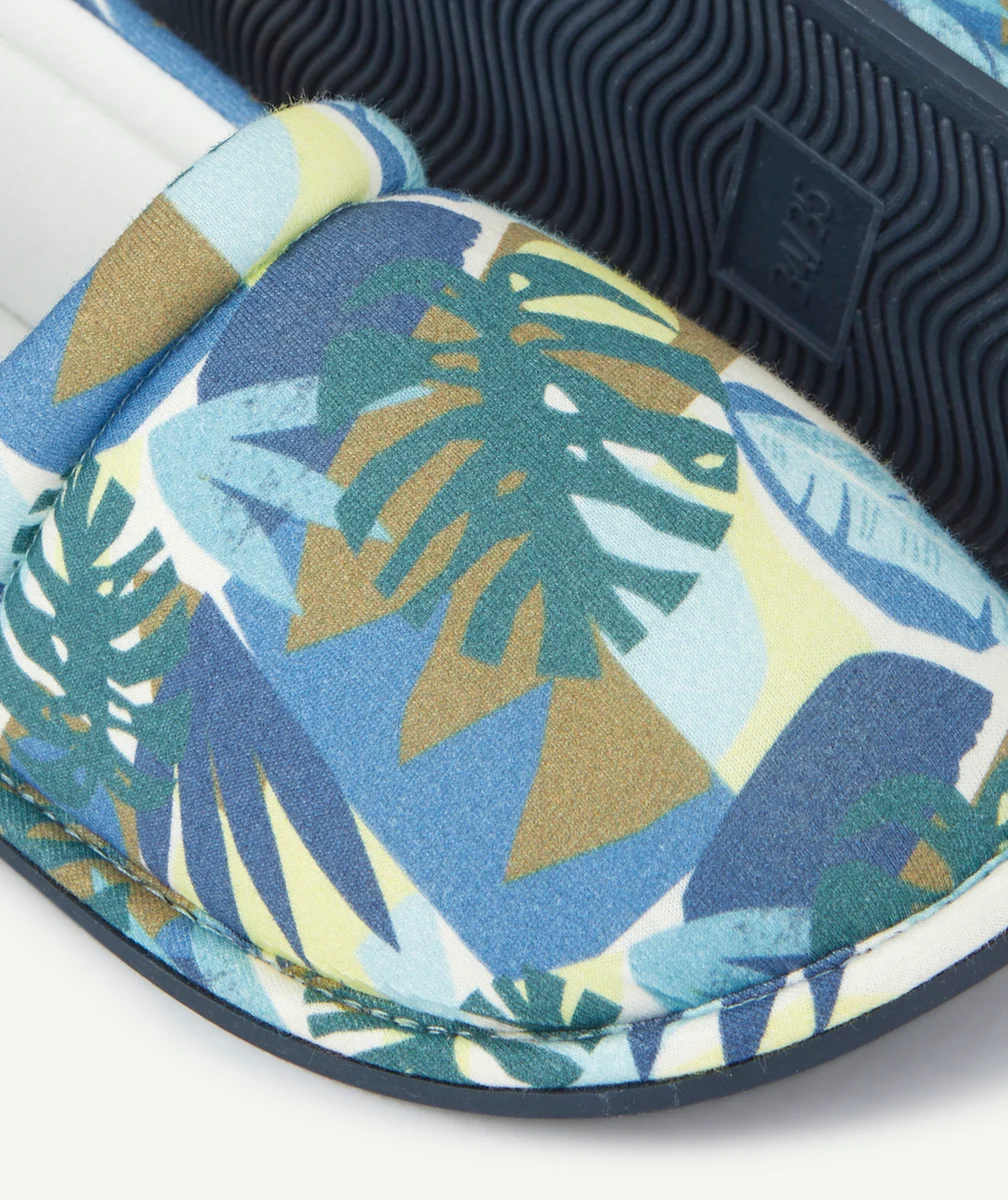 CHAUSSONS GARÇON BLEUES ET IMPRIMÉS THÈME PALMIERS