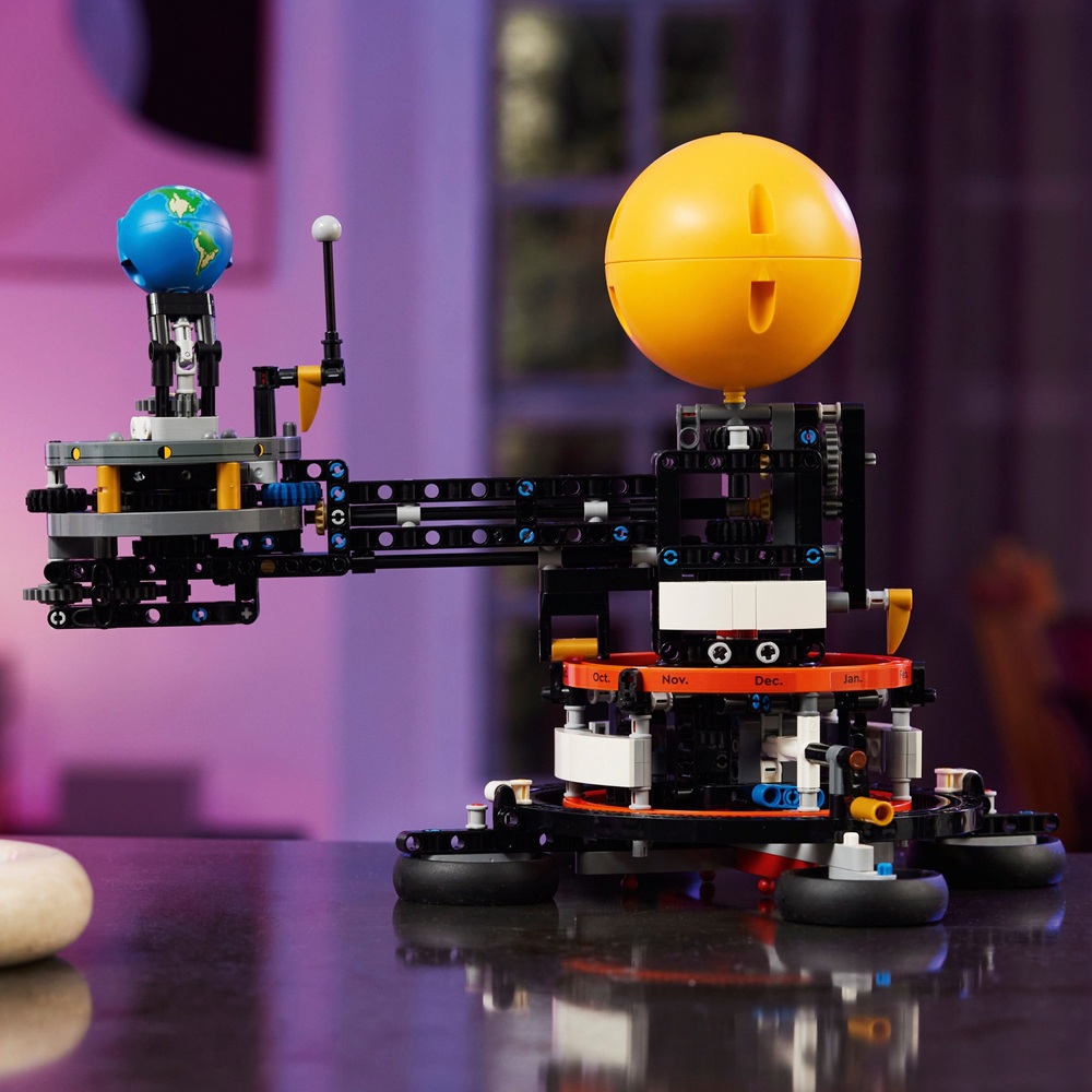 LEGO Technic 42179 Planet Erde und Mond im Orbit Weltraumspielzeug