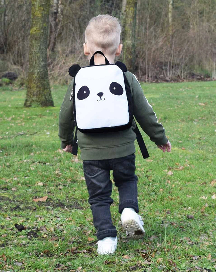 Kinderrucksack LITTLE BACKPACK – PANDA (21x27x10) in schwarz/weiß