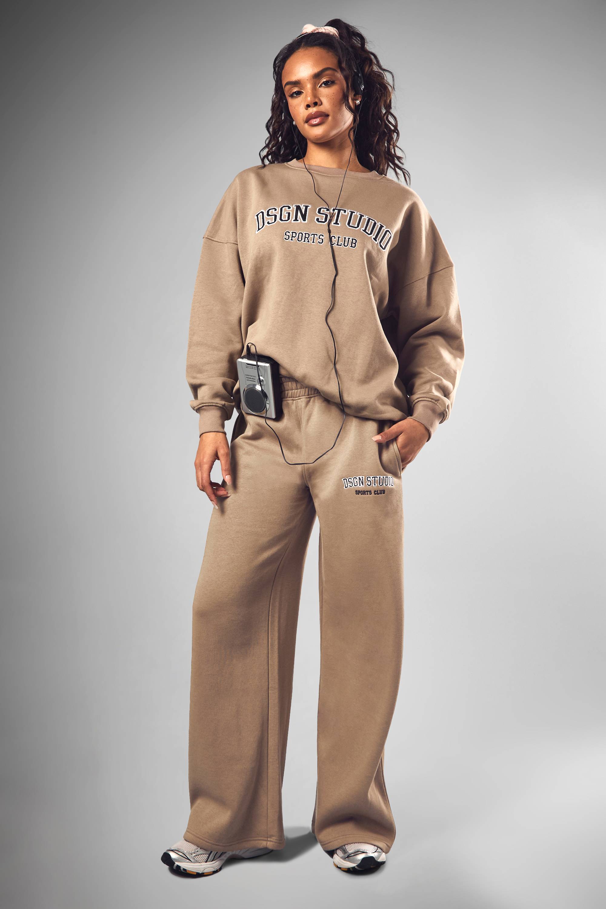 DSGN Studio Jogger à jambe droite appliqué