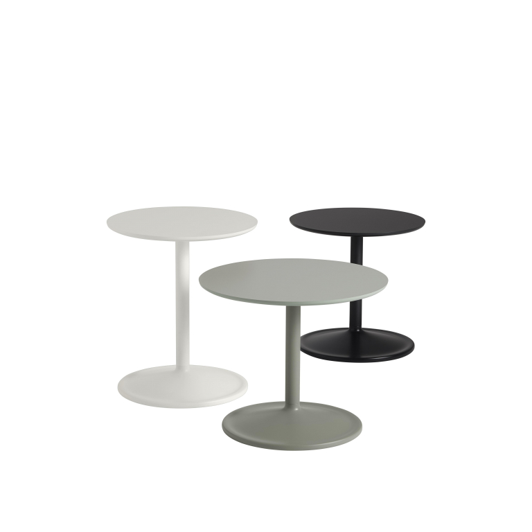 Muuto Soft bijzettafel 41x40 zwart smoked oak blad