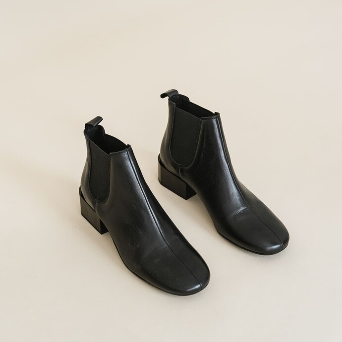 Bottines à talons carrés  en cuir noir