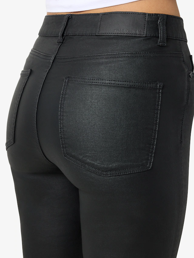 Noisy may Lederimitathose »NMSALLIE HW FLARE COATED PANTS NOOS«