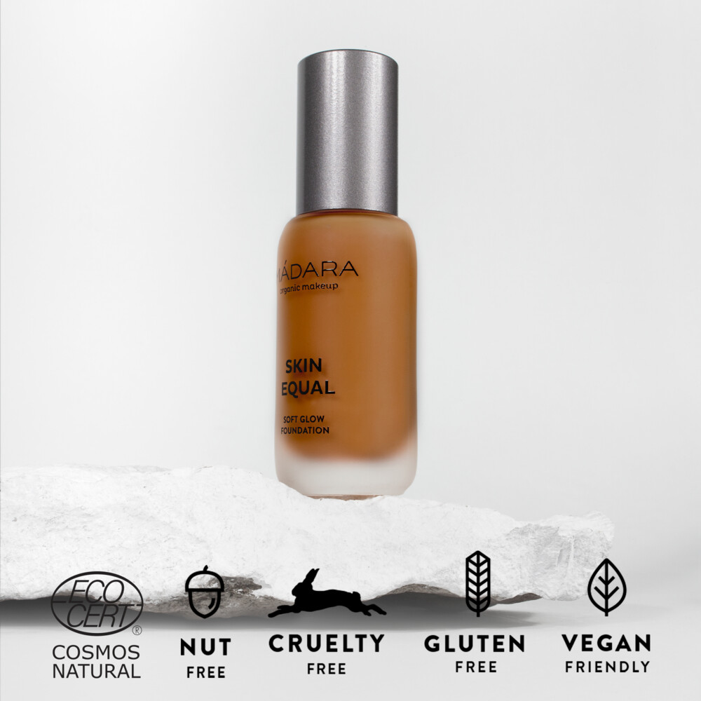 Madara Skin Equal Soft Glow Foundation SPF 15 90 Chestnut30 ml