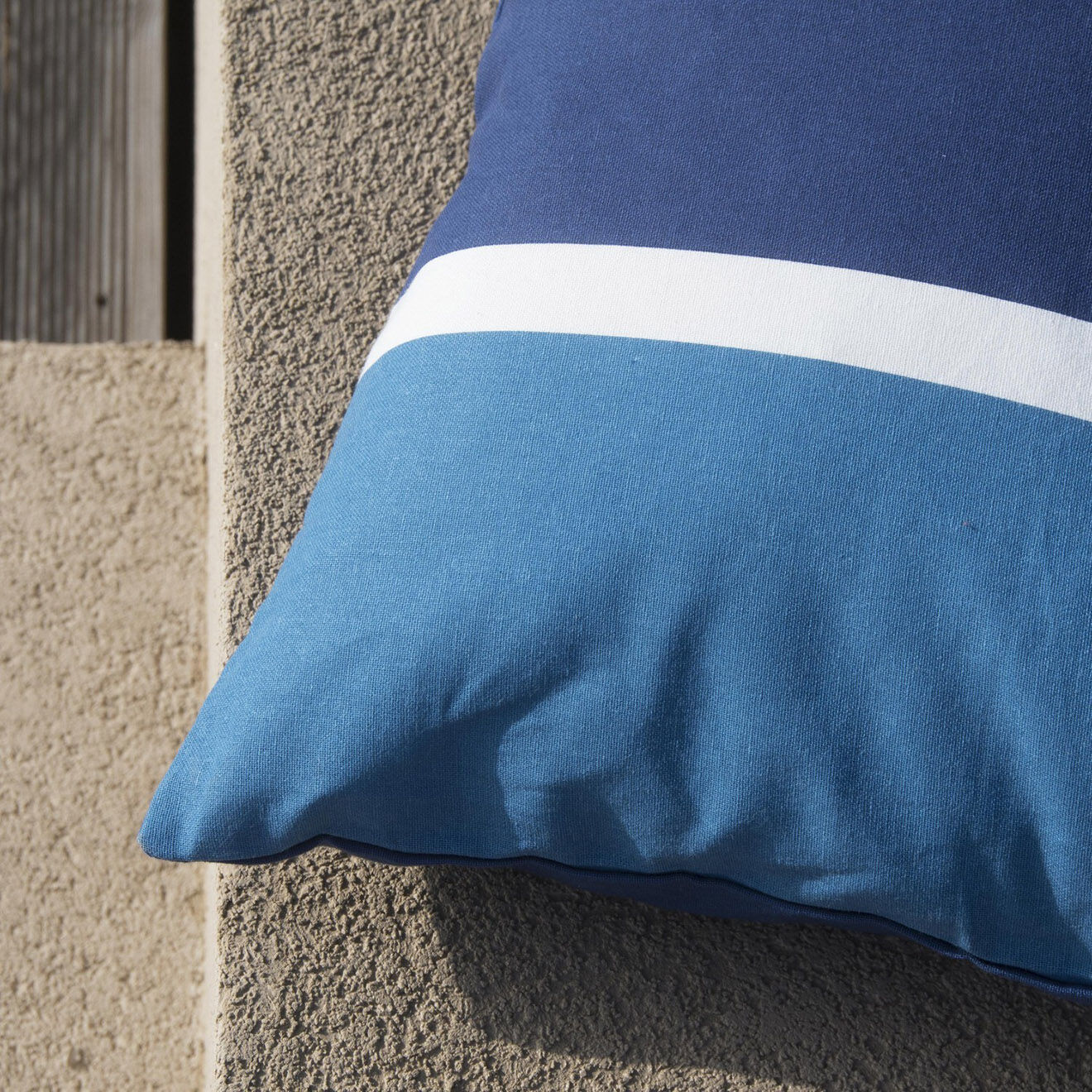 Febronie Housse de coussin d'extérieur Luz bleu marine - 50x50 cm