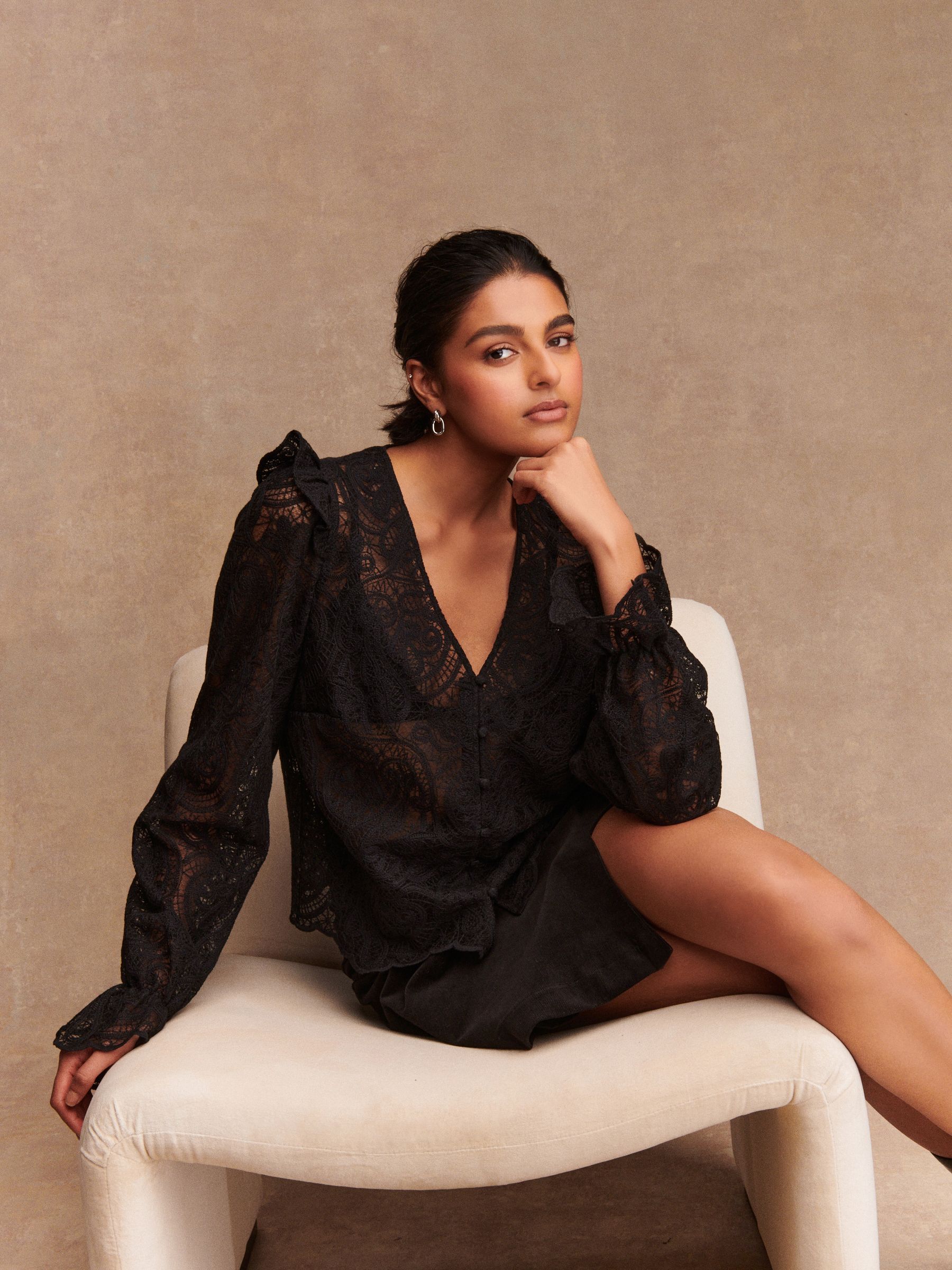 Zwart - Paisley Lace V-Neck Blouse