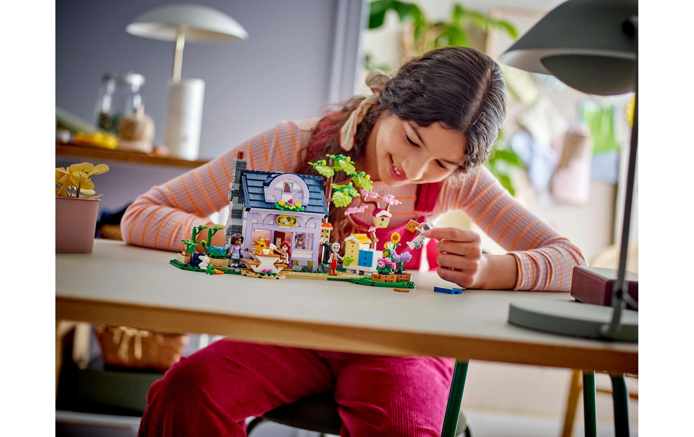 Friends Haus und Blumengarten der Imker 42669Vielseitiges Spielset für Freundschaftsgeschichten und jede Menge Rollenspiele