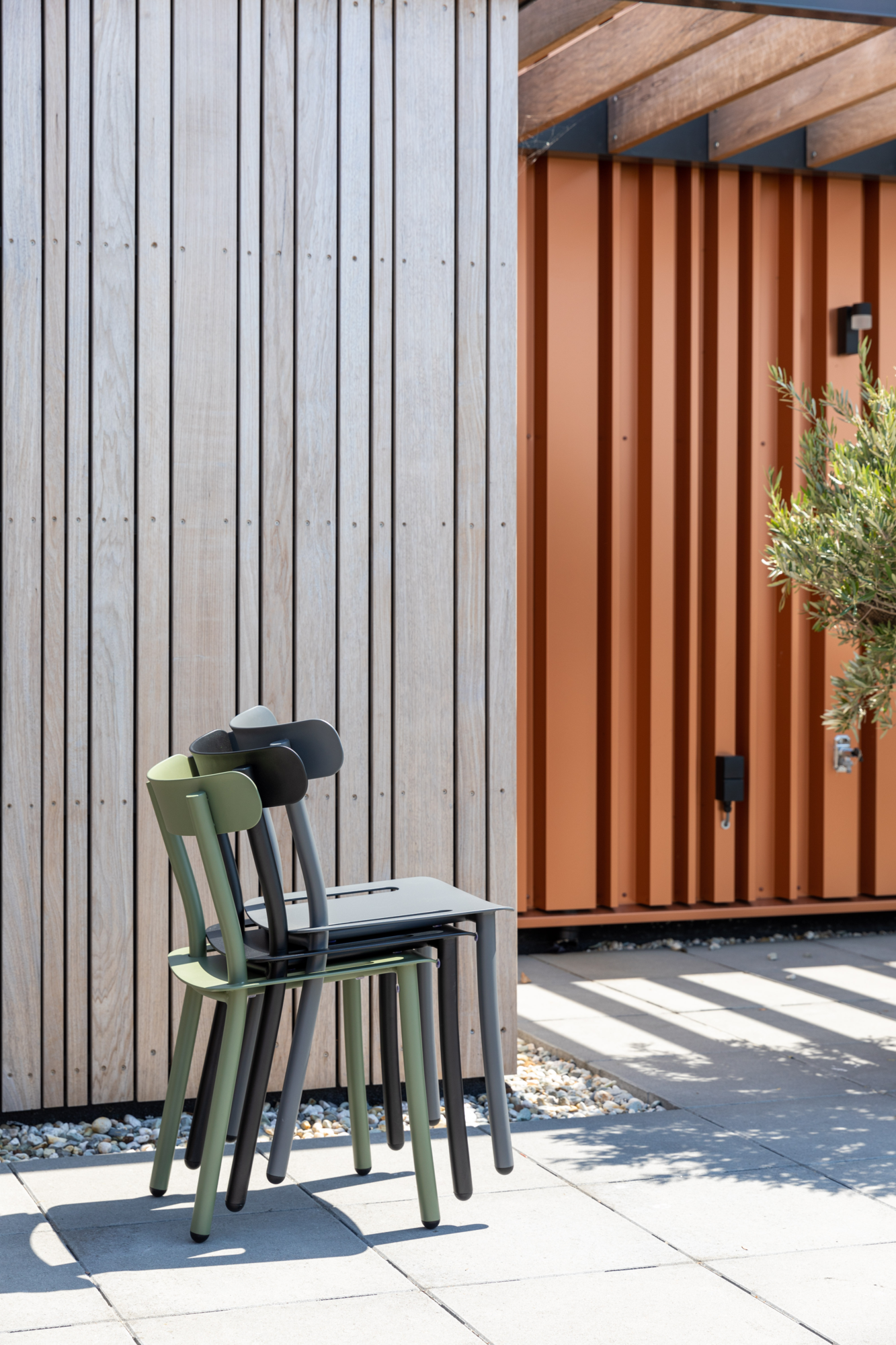 Zuiver Friday Tuinstoel Zwart