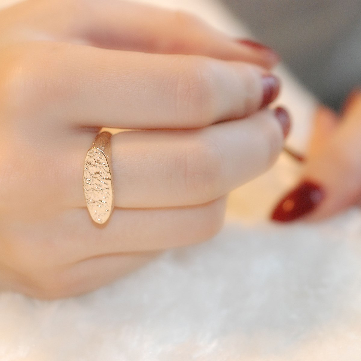 Bague femme EVA plaqué Or ovale martelée - Bijoux Privés Discovery