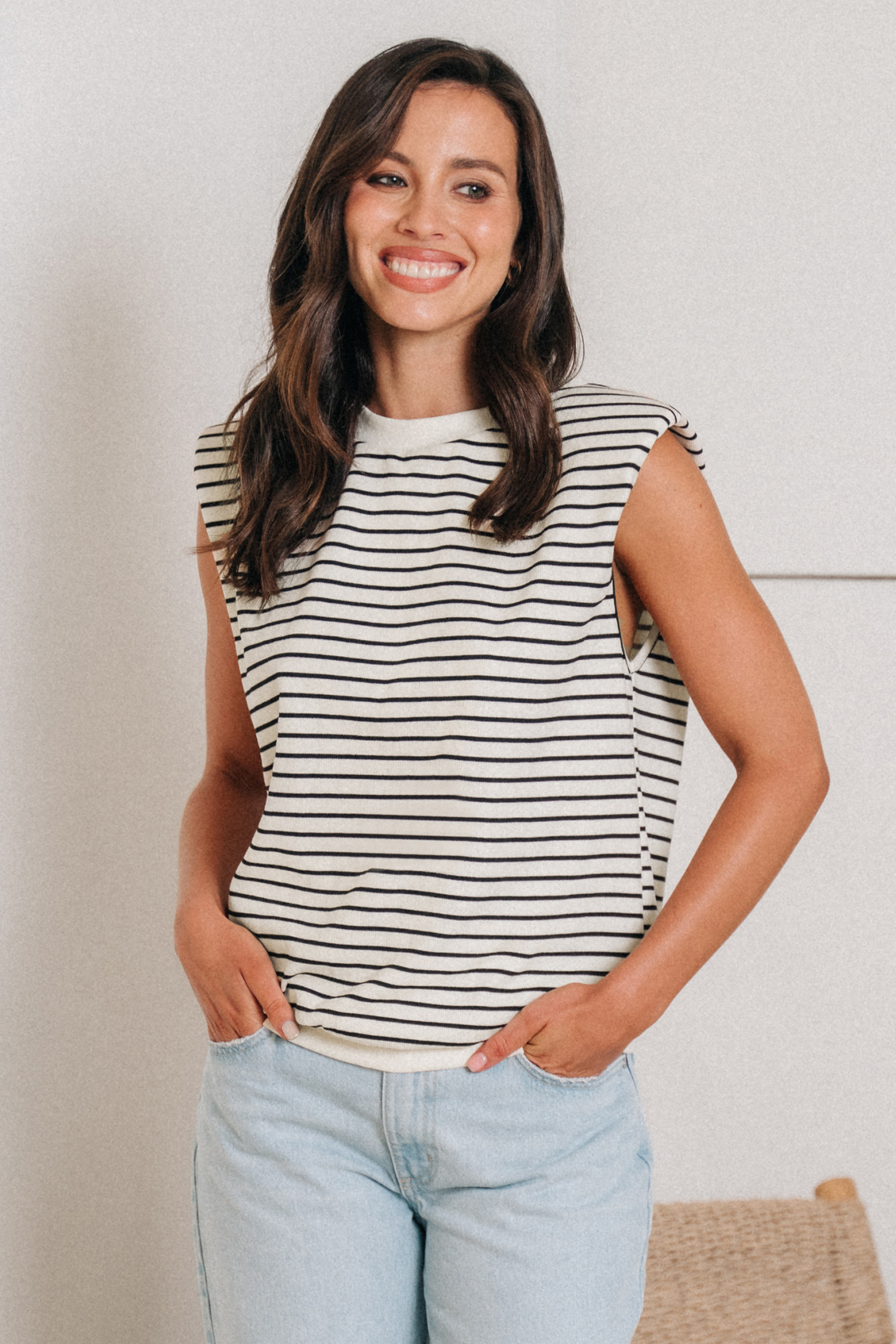 T-shirt avec mancherons à rayures noires et blanches