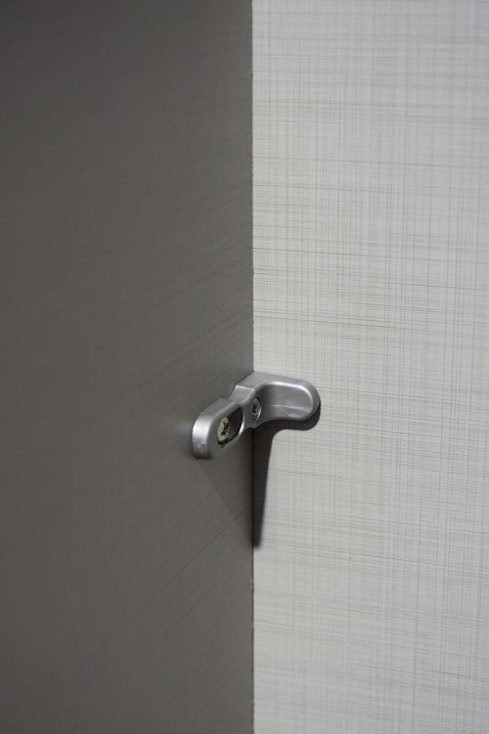 möbelando Eckkleiderschrank >Clack< in Hochglanz Lack Weiss - 95x198x95cm (BxHxT)