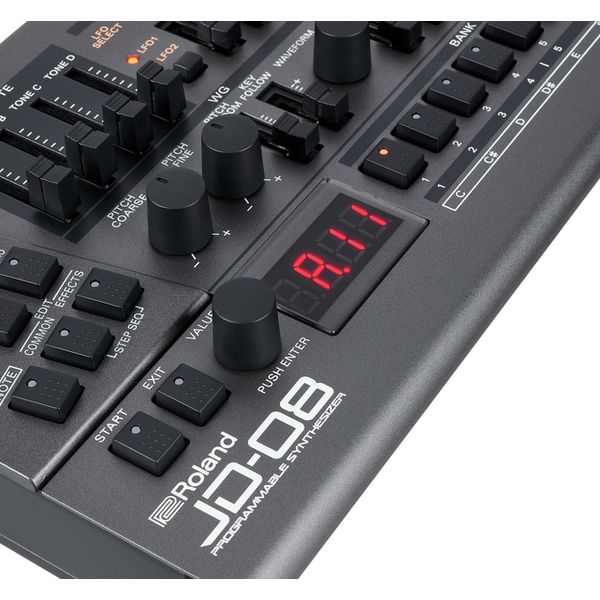 Roland JD-08