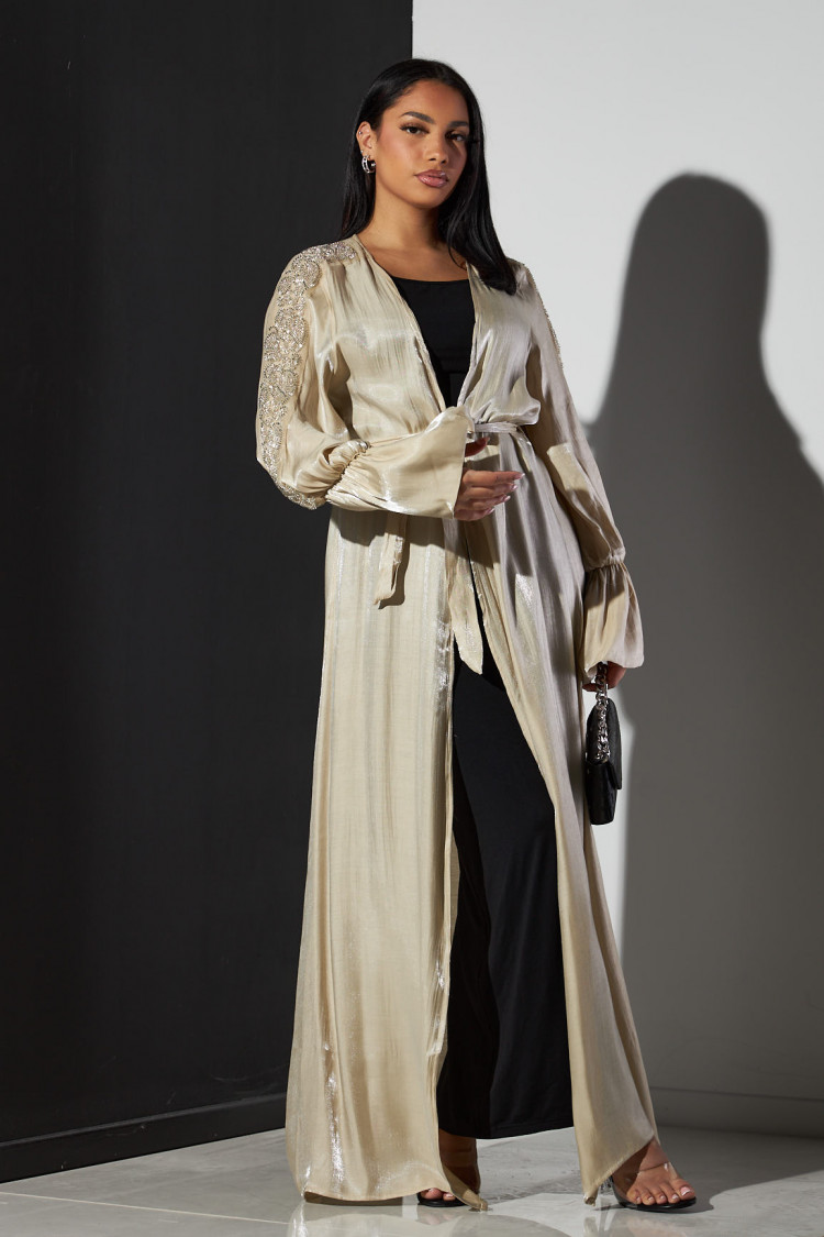 Kimono beige ceinturé à perle satiné et brillant