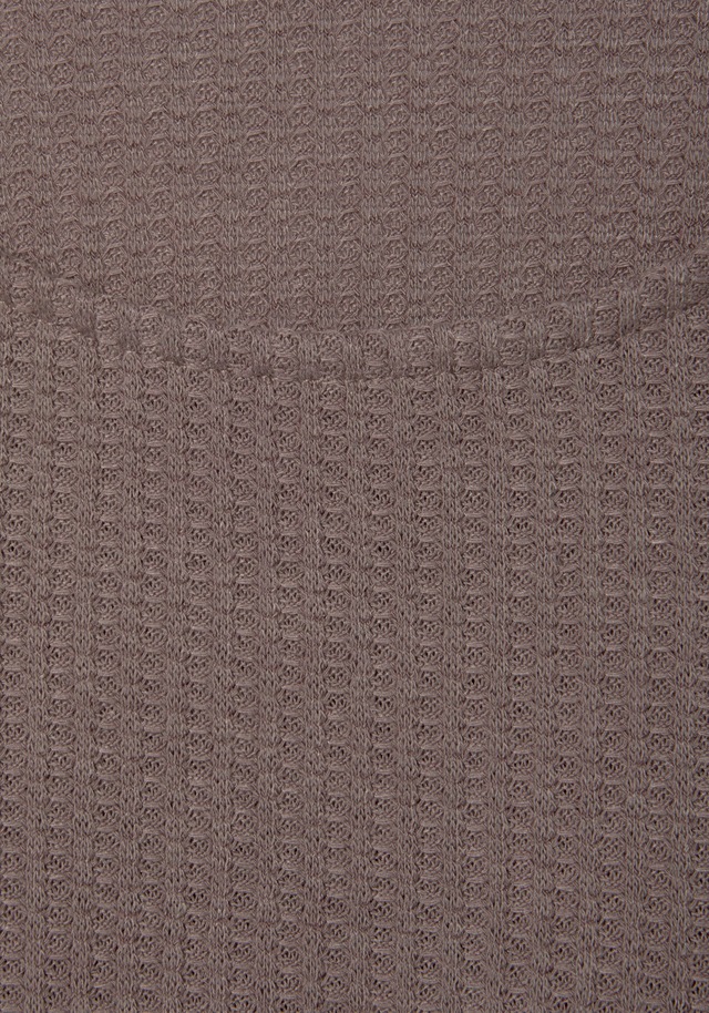 LASCANA Langarmshirt »in modischer Piqué-Optik«, aus weicher Qualität mit Viskose